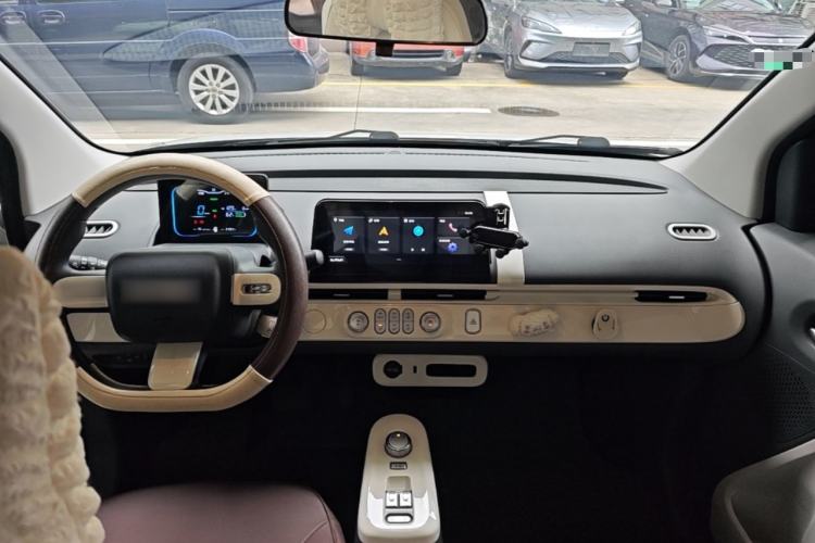 Used CHANGAN NEVO Lumin 2022 210km Sweet Edition Center Console