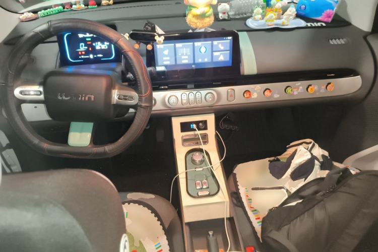 Used CHANGAN NEVO Lumin 2022 210km Sweet Edition Center Console