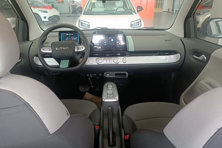 Used CHANGAN NEVO Lumin 2022 155 km – Refreshingly Sweet Edition Center Console
