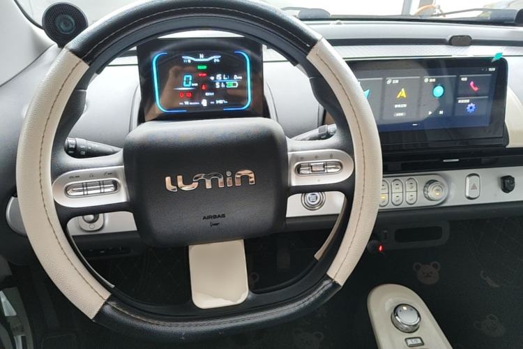 Used CHANGAN NEVO Lumin 2022 301km Honey-Sweet Version Center Console