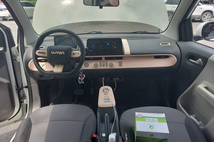 Used CHANGAN NEVO Lumin 2022 210km Sweet Edition Center Console