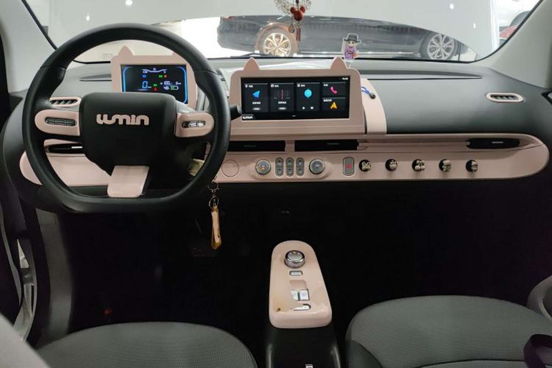 Used CHANGAN NEVO Lumin 2022 210km Sweet Edition Center Console