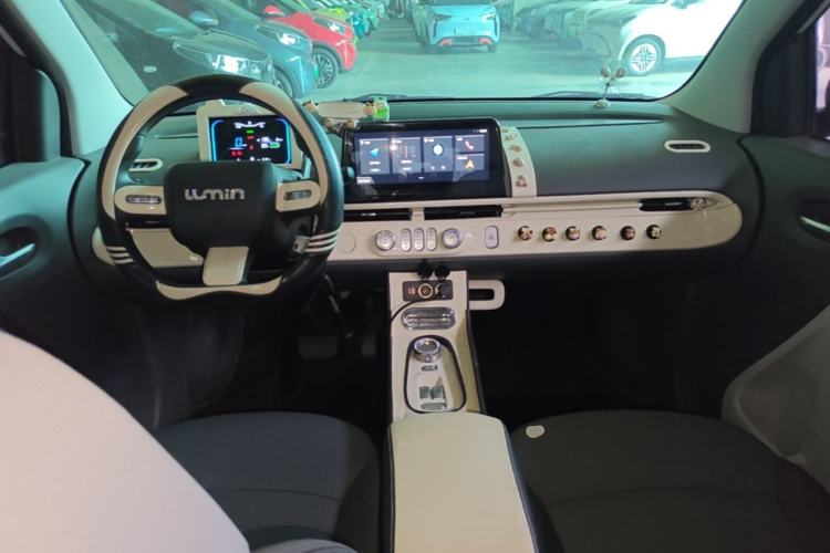 Used CHANGAN NEVO Lumin 2022 155 km – Refreshingly Sweet Edition Center Console