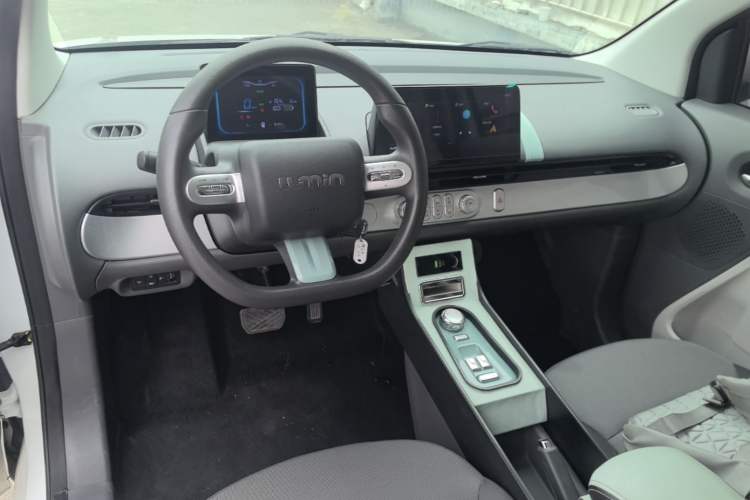 Used CHANGAN NEVO Lumin 2022 155 km – Refreshingly Sweet Edition Center Console