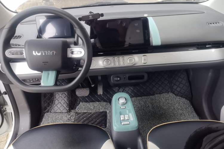 Used CHANGAN NEVO Lumin 2022 155 km – Refreshingly Sweet Edition Center Console
