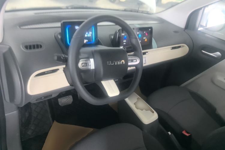 Used CHANGAN NEVO Lumin 2022 155 km – Refreshingly Sweet Edition Center Console
