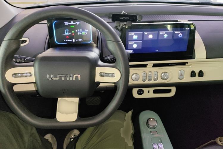 Used CHANGAN NEVO Lumin 2022 210km Sweet Edition Center Console