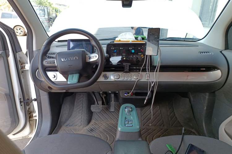 Used CHANGAN NEVO Lumin 2022 210km Sweet Edition Center Console
