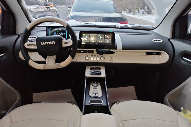 Used CHANGAN NEVO Lumin 2022 210km Sweet Edition Center Console