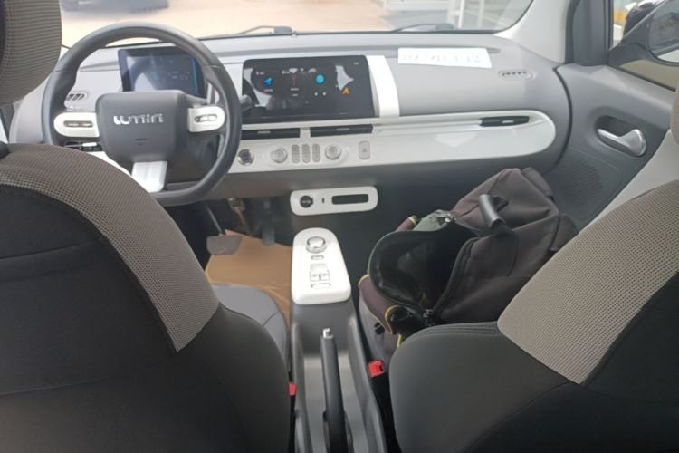 Used CHANGAN NEVO Lumin 2022 210km Sweet Edition Center Console