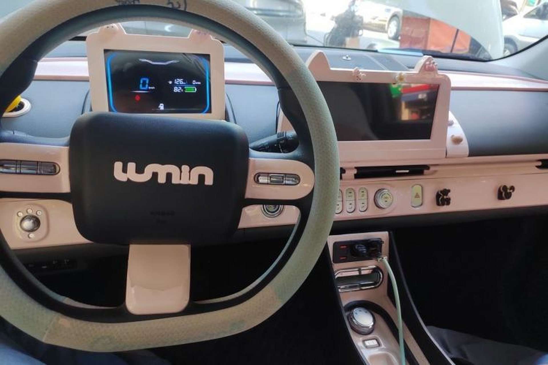 Used CHANGAN NEVO Lumin 2022 155 km – Refreshingly Sweet Edition Center Console
