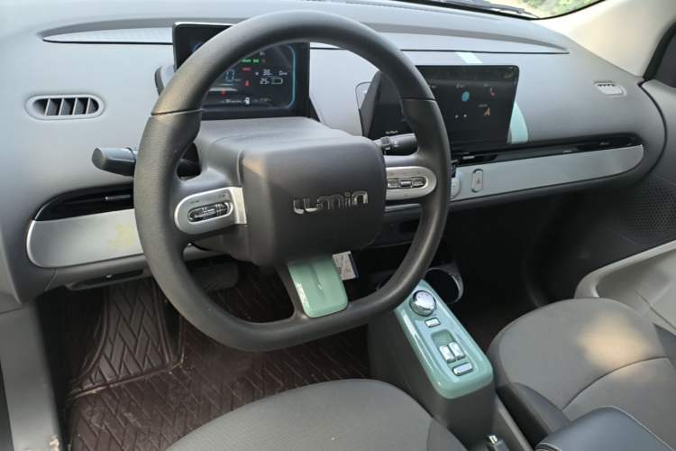Used CHANGAN NEVO Lumin 2022 155 km – Refreshingly Sweet Edition Center Console