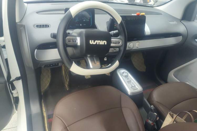 Used CHANGAN NEVO Lumin 2022 210km Sweet Edition Center Console