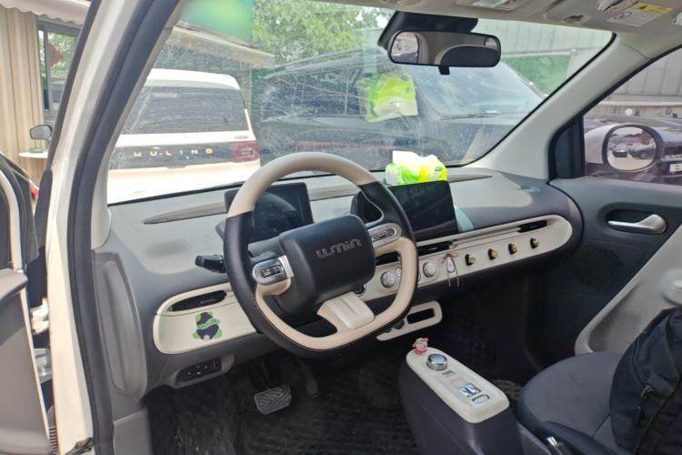 Used CHANGAN NEVO Lumin 2022 210km Sweet Edition Center Console