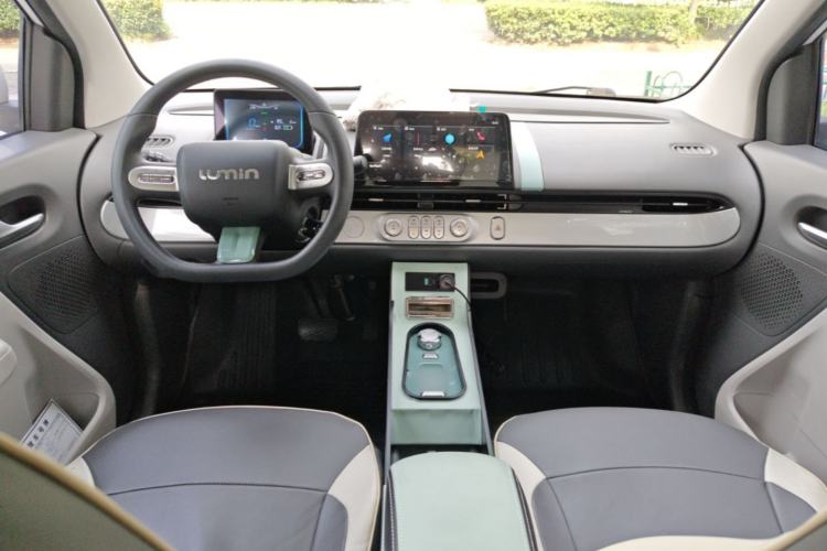 Used CHANGAN NEVO Lumin 2022 155 km – Refreshingly Sweet Edition Center Console