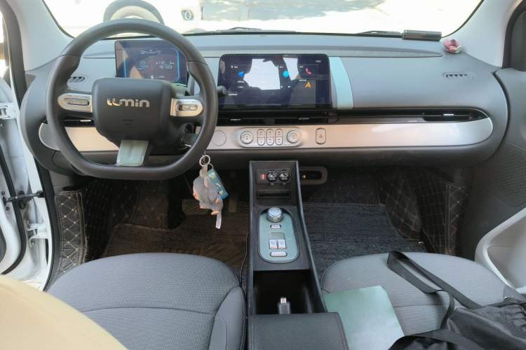 Used CHANGAN NEVO Lumin 2022 155 km – Refreshingly Sweet Edition Center Console