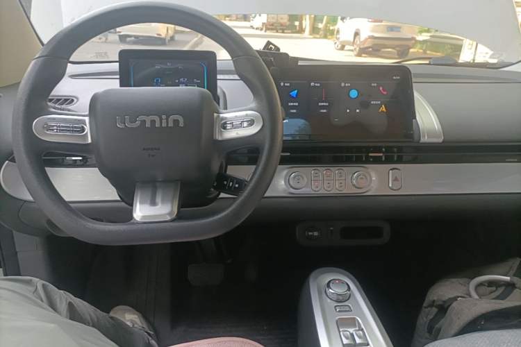 Used CHANGAN NEVO Lumin 2022 155 km – Refreshingly Sweet Edition Center Console