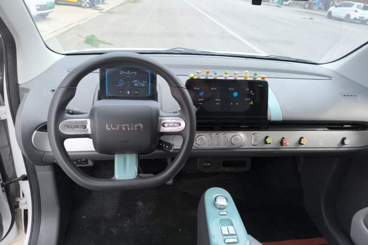 Used CHANGAN NEVO Lumin 2022 210km Sweet Edition Center Console