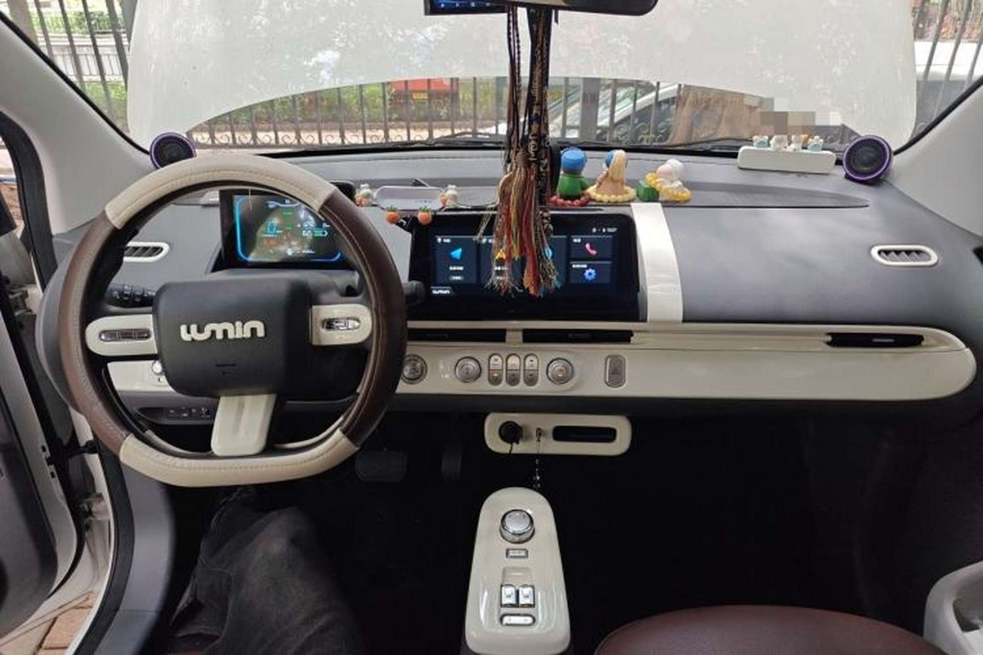 Used CHANGAN NEVO Lumin 2022 210km Sweet Edition Center Console