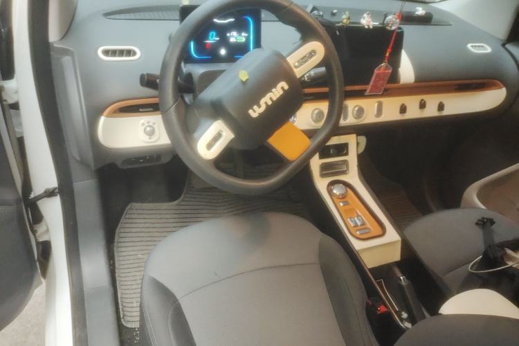 Used CHANGAN NEVO Lumin 2022 210km Sweet Edition Center Console