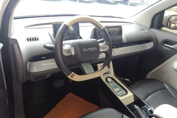 Used CHANGAN NEVO Lumin 2022 155 km – Refreshingly Sweet Edition Center Console