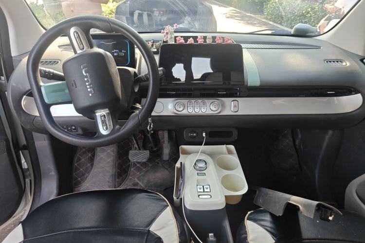 Used CHANGAN NEVO Lumin 2022 301km Honey-Sweet Version Center Console