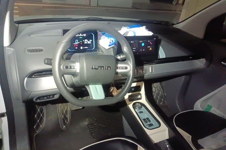 Used CHANGAN NEVO Lumin 2022 210km Sweet Edition Center Console