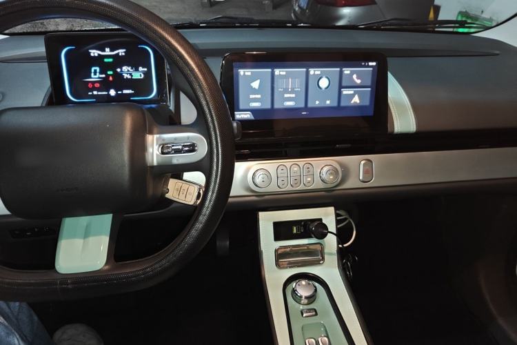 Used CHANGAN NEVO Lumin 2022 210km Sweet Edition Center Console