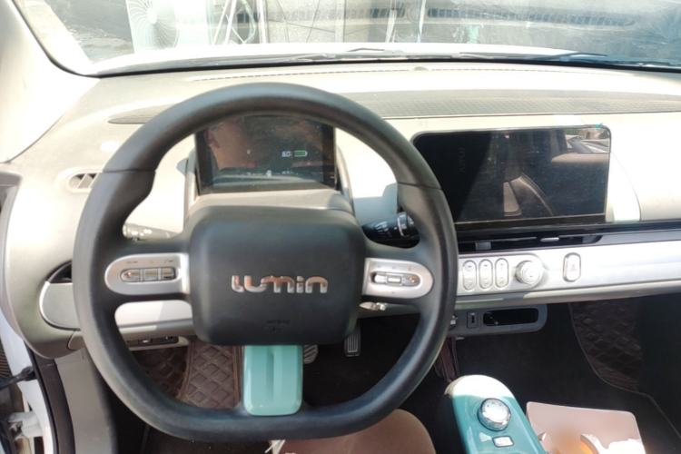 Used CHANGAN NEVO Lumin 2022 155 km – Refreshingly Sweet Edition Center Console