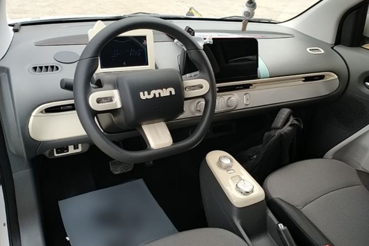 Used CHANGAN NEVO Lumin 2022 155 km – Refreshingly Sweet Edition Center Console