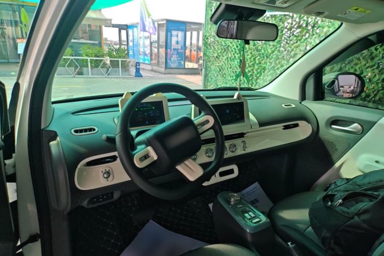Used CHANGAN NEVO Lumin 2022 210km Sweet Edition Center Console
