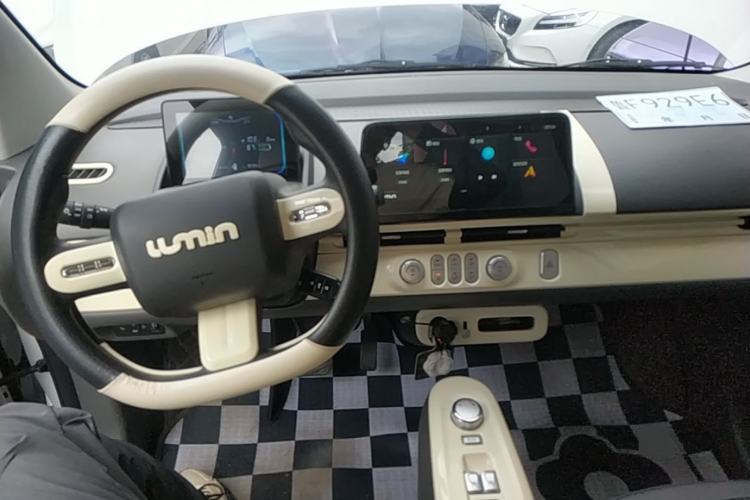 Used CHANGAN NEVO Lumin 2022 155 km – Refreshingly Sweet Edition Center Console