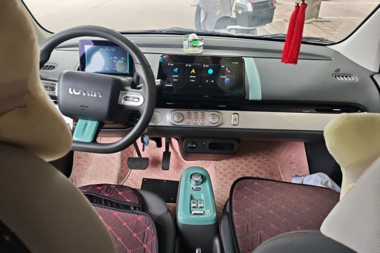 Used CHANGAN NEVO Lumin 2022 210km Sweet Edition Center Console