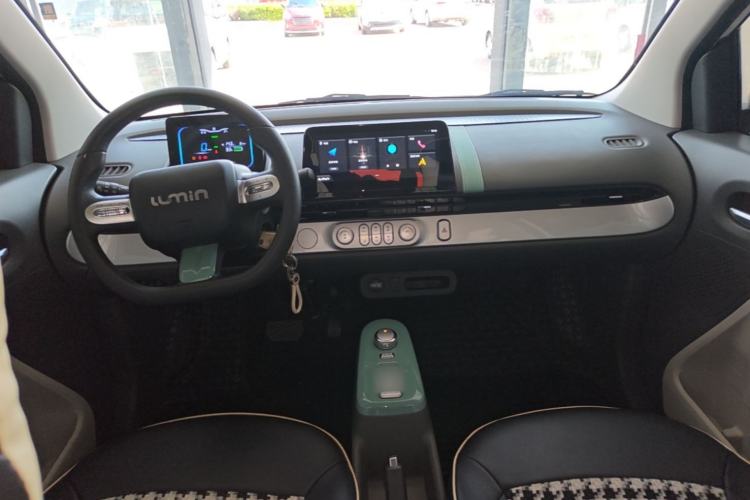 Used CHANGAN NEVO Lumin 2022 155 km – Refreshingly Sweet Edition Center Console