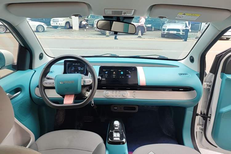 Used CHANGAN NEVO Lumin 2022 210km Sweet Edition Center Console