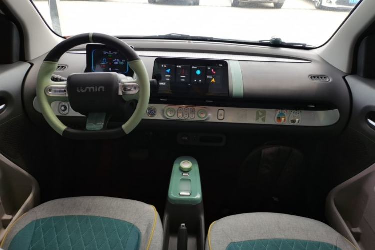 Used CHANGAN NEVO Lumin 2022 210km Sweet Edition Center Console