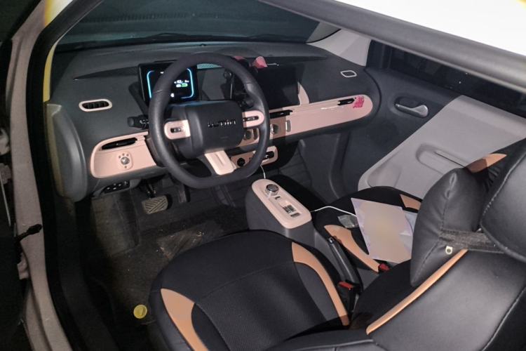 Used CHANGAN NEVO Lumin 2022 155 km – Refreshingly Sweet Edition Center Console