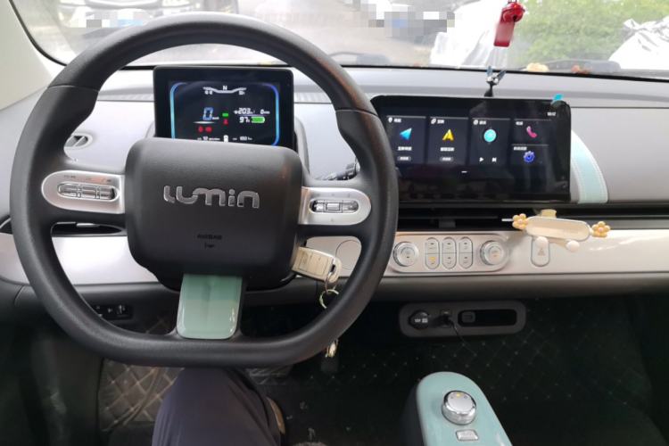 Used CHANGAN NEVO Lumin 2022 210km Sweet Edition Center Console
