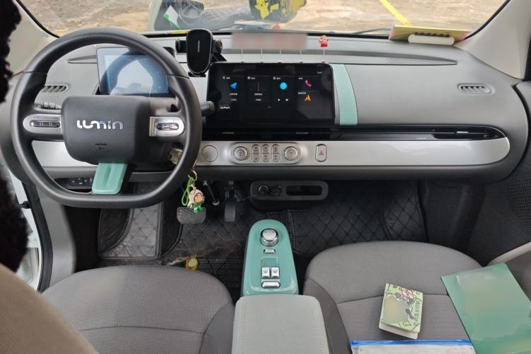Used CHANGAN NEVO Lumin 2022 155 km – Refreshingly Sweet Edition Center Console