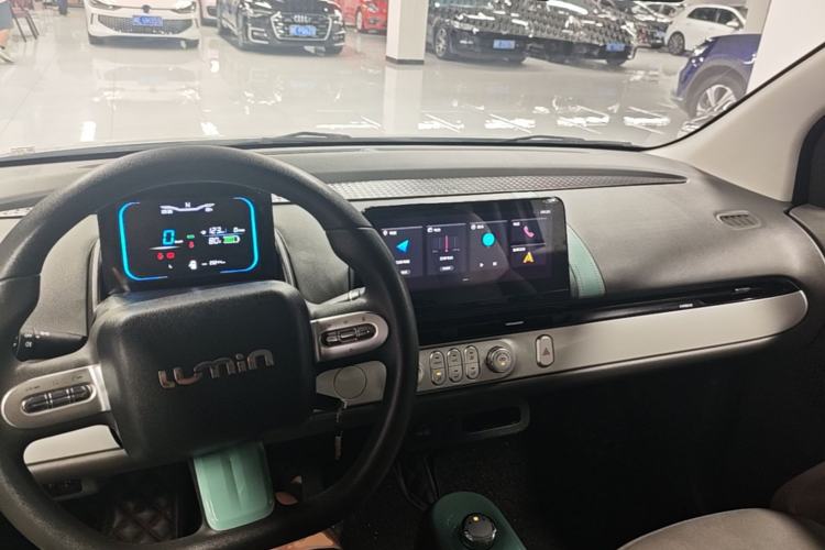 Used CHANGAN NEVO Lumin 2022 155 km – Refreshingly Sweet Edition Center Console