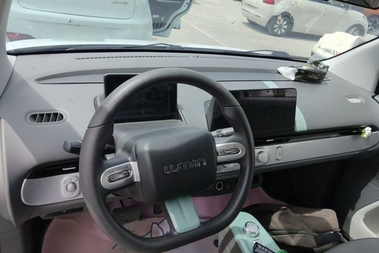 Used CHANGAN NEVO Lumin 2022 210km Sweet Edition Center Console