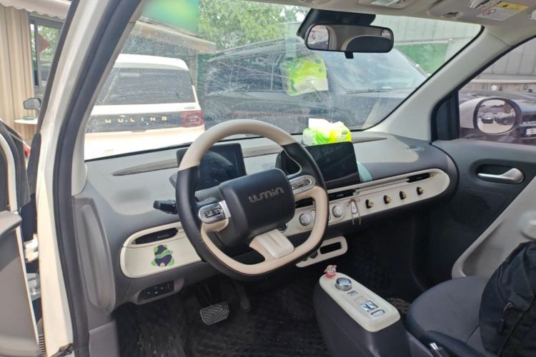 Used CHANGAN NEVO Lumin 2022 210km Sweet Edition Center Console