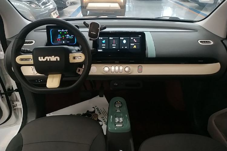 Used CHANGAN NEVO Lumin 2022 210km Sweet Edition Center Console