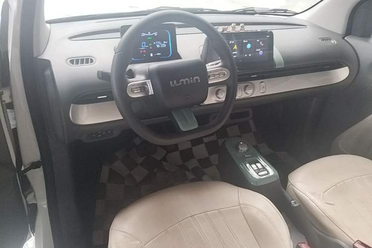 Used CHANGAN NEVO Lumin 2022 155 km – Refreshingly Sweet Edition Center Console