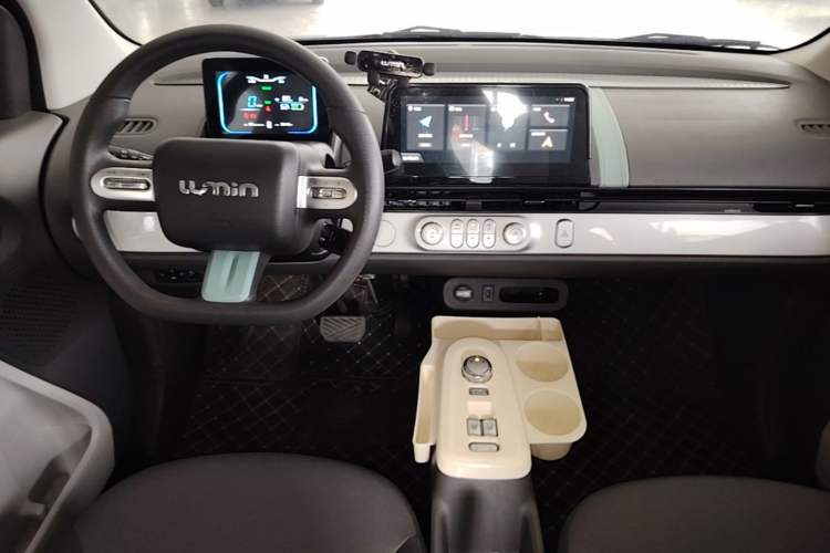 Used CHANGAN NEVO Lumin 2022 155 km – Refreshingly Sweet Edition Center Console