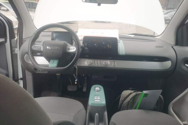 Used CHANGAN NEVO Lumin 2022 210km Sweet Edition Center Console