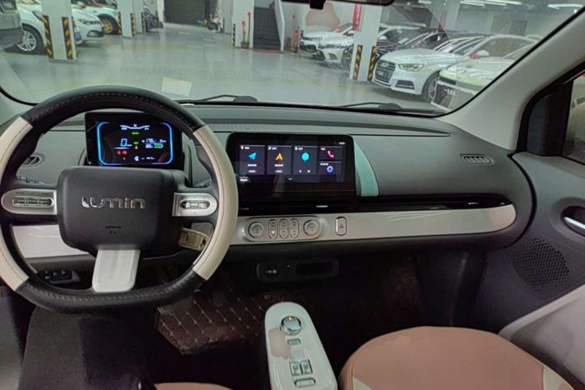 Used CHANGAN NEVO Lumin 2022 210km Sweet Edition Center Console