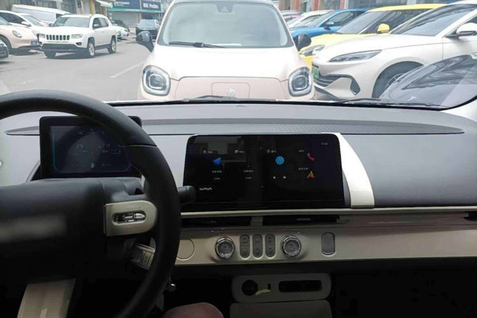 Used CHANGAN NEVO Lumin 2022 210km Sweet Edition Center Console