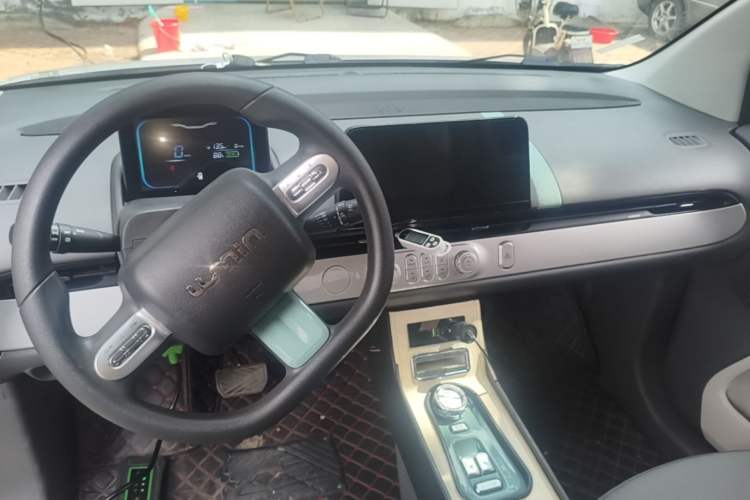 Used CHANGAN NEVO Lumin 2022 155 km – Refreshingly Sweet Edition Center Console