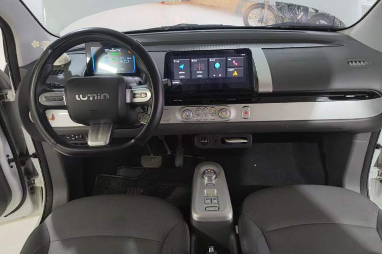 Used CHANGAN NEVO Lumin 2022 155 km – Refreshingly Sweet Edition Center Console